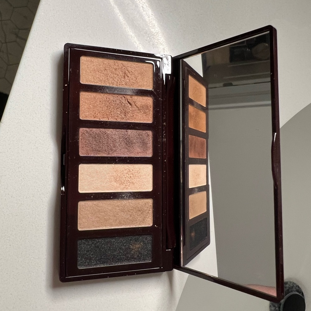 Charlotte Tilbury Super Nudes Eyeshadow palette